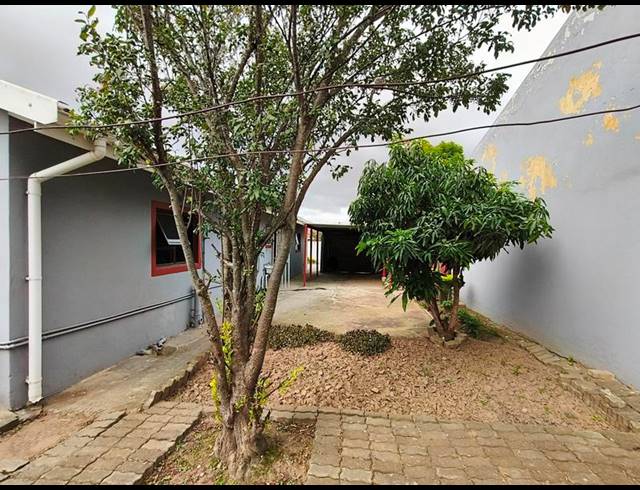 4 BEDROOM HOUSE FOR SALE IN MTHATHA CENTRAL